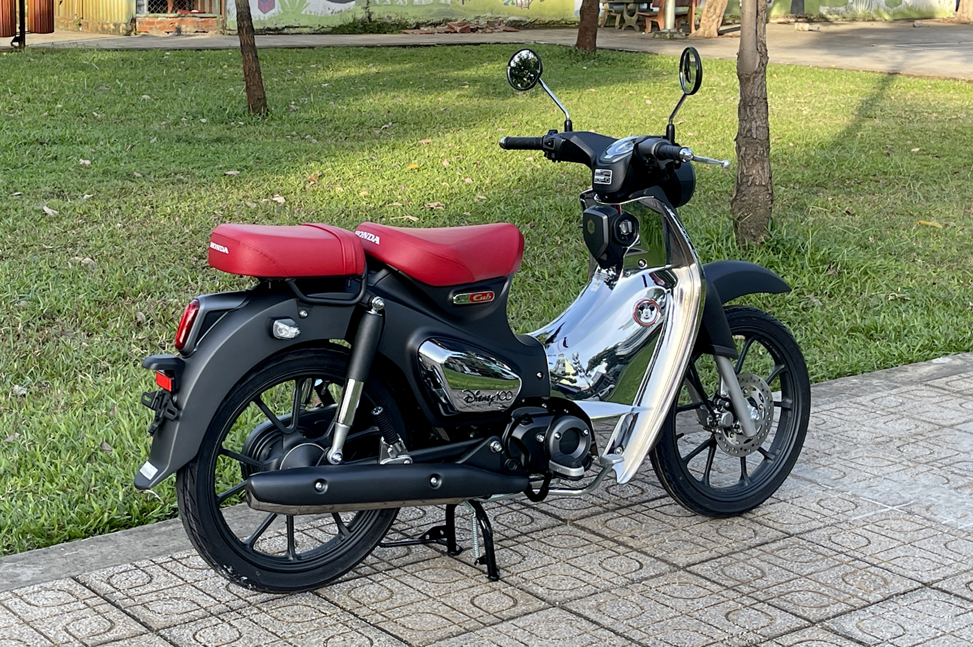 HONDA CUB DISNEY 100 LIMITED